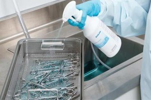 超聲波清洗機(jī)用什么清洗劑?放多少水合適? 超聲波清洗機(jī)用什么清洗劑?放多少水合適?